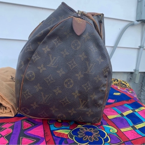 Authentic Louis Vuitton Speedy 35 - Picture 3 of 14